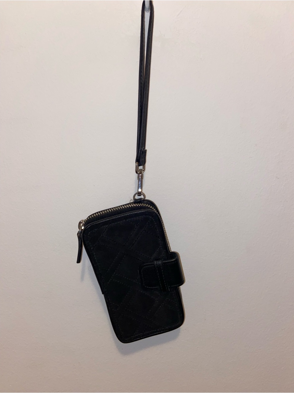 Vera Bradley Black Quilted Wristlet Phone Case